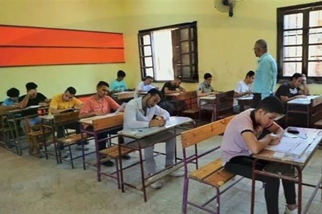 طلاب الثانوية العامة يؤدون امتحان اللغة الأجنبية الأولى غدا