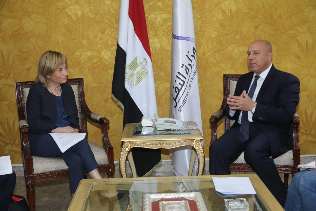 وزير النقل يبحث مع بنك الاستثمار الأوروبي التعاون المستقبلي في مجالات النقل الأخضر المستدام