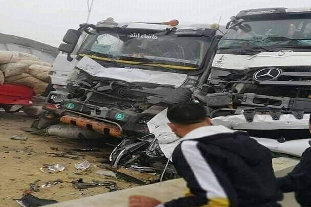 مصرع وإصابة 43 شخصًا في تصادم أتوبيس بسيارة نقل
