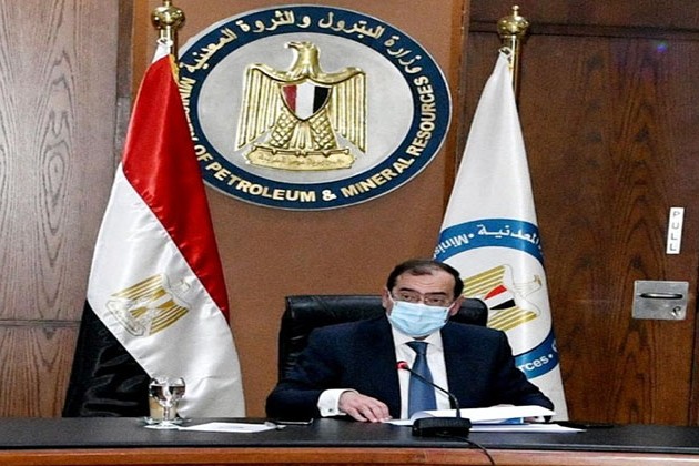 البترول: 800 محطة لتحويل السيارات للعمل بالغاز الطبيعي