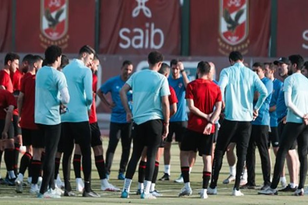 الأهلي يعقد جلسات مع اللاعبين استعدادًا لمباراة القمة