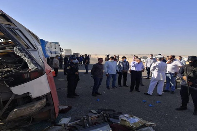 مصرع 22 شخصا وإصابة 33 في حادث تصادم أتوبيس بمقطورة