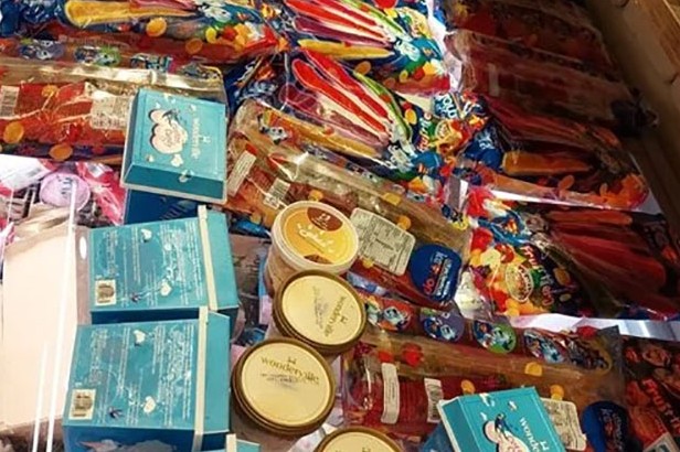 ضبط 1400 عبوة آيس كريم وبسكويت وشيكولاتة منتهية الصلاحية في حملة بالغربية