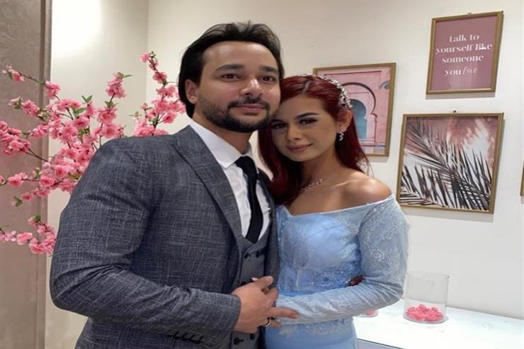 للمرة الثالثة.. منة عرفة تعلن طلاقها من زوجها