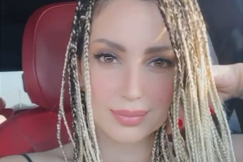 نسرين طافش بلوك جديد من داخل سيارتها