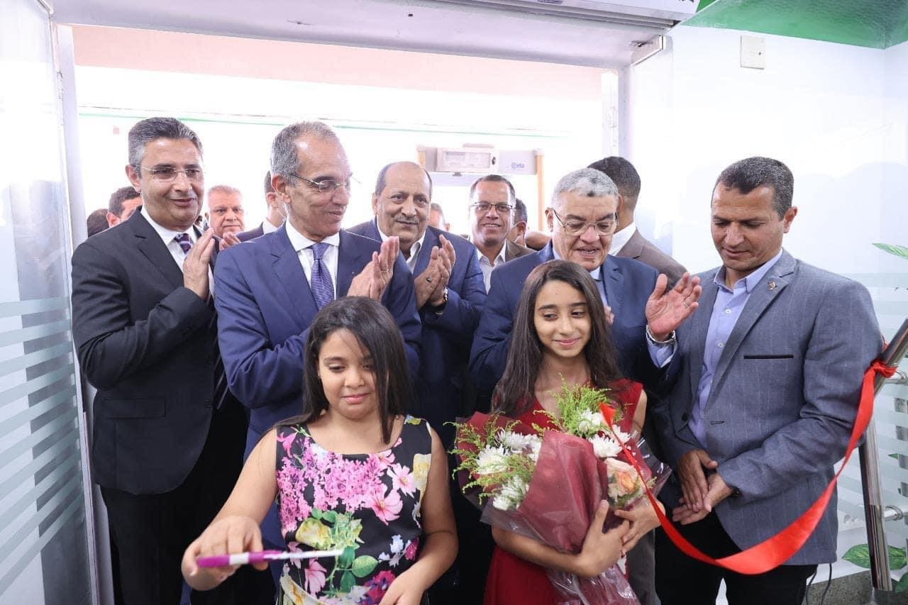 وزير الاتصالات يفتتح ويتفقد عدد من المشروعات فى محافظة المنيا