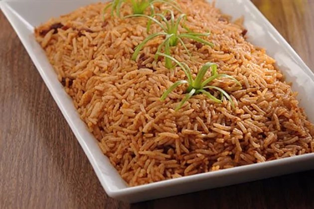طريقة عمل الأرز بالبابريكا والبصل لنجلاء الشرشابي