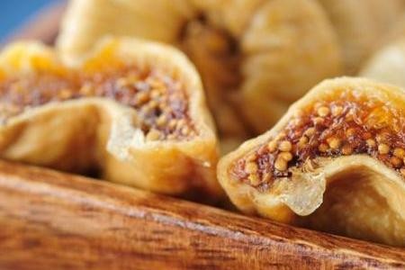 أهمية فوئد التين المجفف يمنع ظهور التجاعيد و يزيد كثافة العظام
