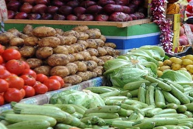 أسعار الخضروات والفاكهة بالأسواق اليوم السبت