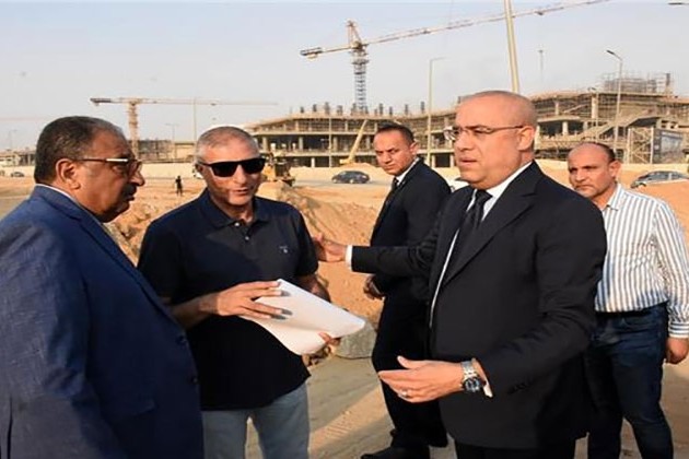 جولة تفقدية لوزير الإسكان في القاهرة الجديدة لمتابعة مشروعات المرافق والطرق