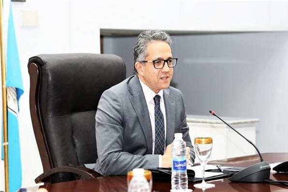الجريدة الرسمية تنشر قرارا جديدا لوزير السياحة