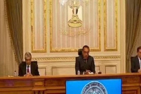  الوزراء: إيقاف الإنارة الخارجية للمبانى الحكومية بدءا من الأسبوع المقبل