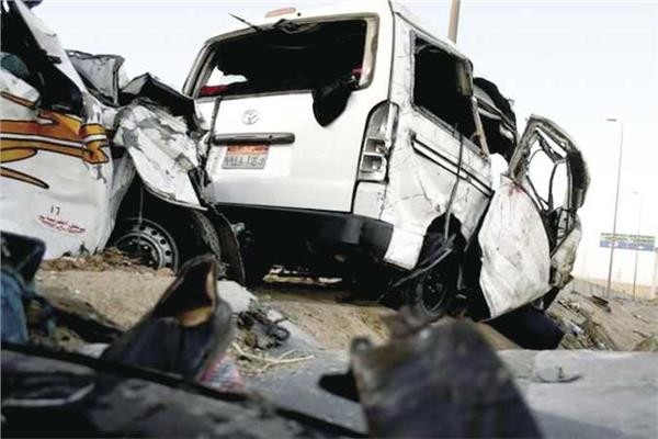 مصرع مسن ونجليه وإصابة شخص آخر في تصادم سيارتين بأسيوط
