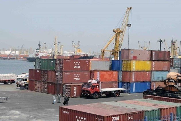 القابضة للنقل البحري والبري تقلص حصتها في الإسكندرية لتداول الحاويات إلى 35.37%