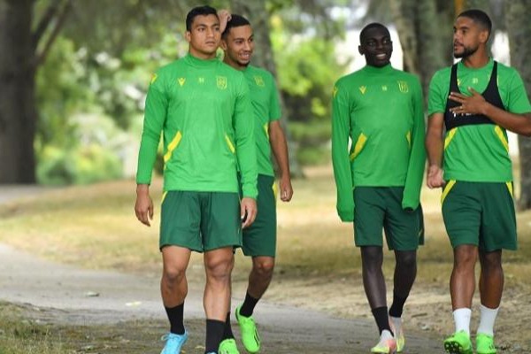 مواعيد مباريات اليوم الجمعة والقنوات الناقلة