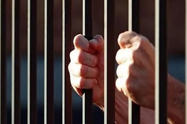 تجديد حبس 4 أشخاص لترويجهم عملات مزورة في النزهة