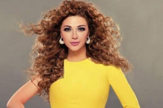 بالفيديو.. ميريام فارس تثير الجدل بحضن رجلًا بشدة