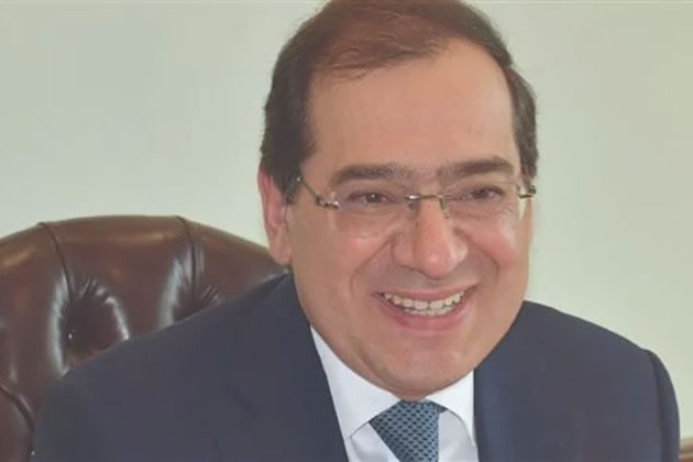 الملا: زيادة 45% في استخدام الغاز الطبيعى كوقود للسيارات