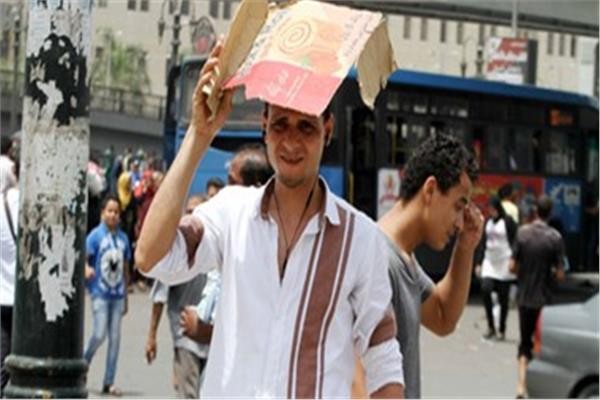 طقس اليوم شديد الحرارة مع ارتفاع الرطوبة.. والعظمى بالقاهرة 34