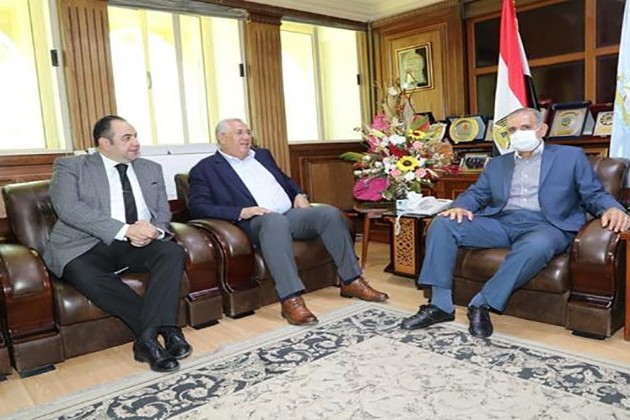 وزير الزراعة يبحث مع محافظ كفر الشيخ سبل تحقيق التنمية الزراعية بالمحافظة