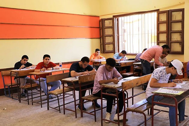ضبط حالات غش بامتحان الفيزياء والتاريخ للثانوية العامة