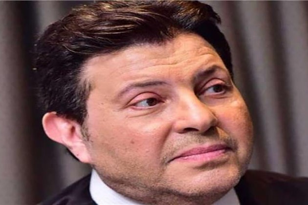 هاني شاكر يعلن اعتزال العمل العام