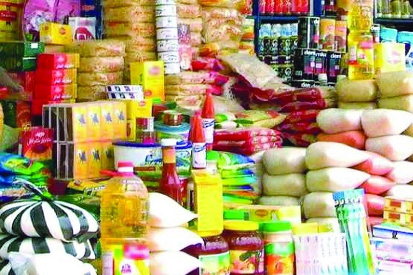 الحكومة تنفي نقص السلع الاستراتيجية في الأسواق والمنافذ التموينية