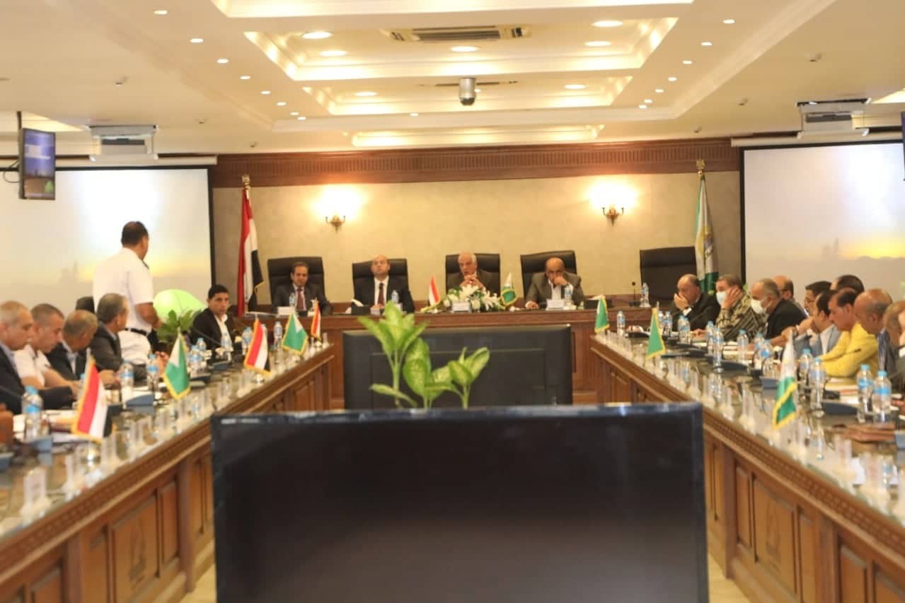 تنفيذى الجيزة يناقش الإستعدادات لأستقبال العام الدراسى الجديد