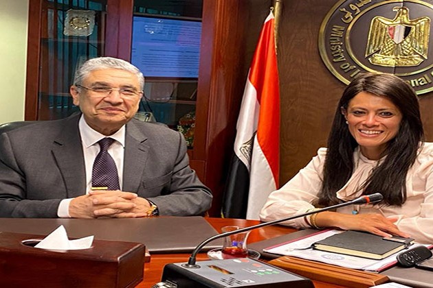 وزيرا التعاون الدولي والكهرباء يبحثان مشروعات