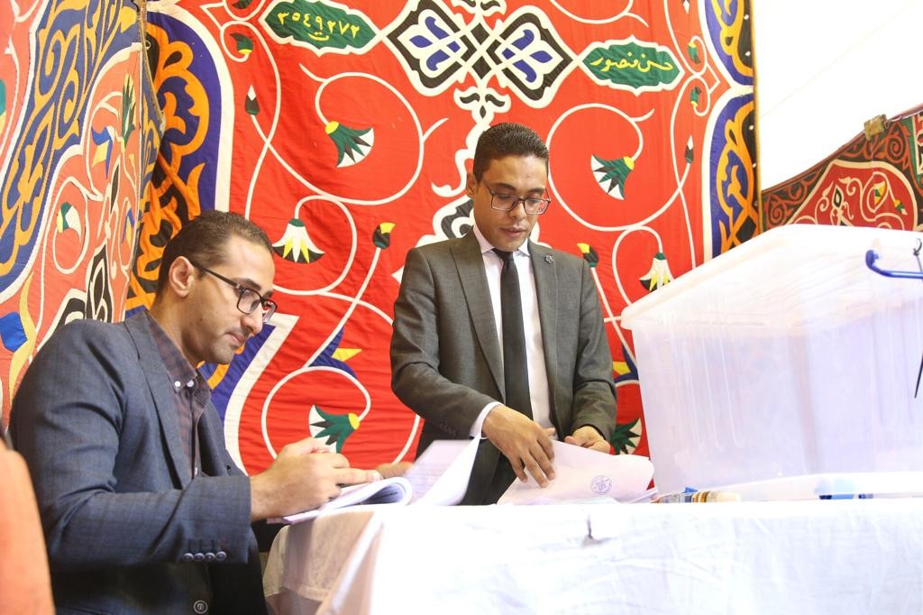 حضور جميع أعضاء مجلس المحامين للمشاركة في انتخابات النقيب