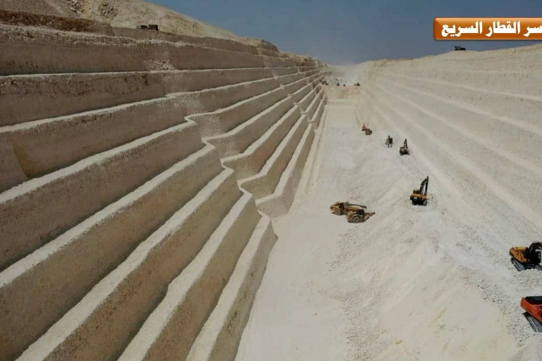 النقل تنشر أحدث صور لإنشاء 3 محطات بالقطار الكهربائي السريع