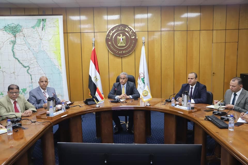 وزير القوى العاملة يستكمل لقاءاته مع مديري المديريات