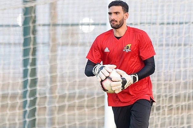 أول تعليق من محمد عواد بعد استبعاده من قائمة المنتخب