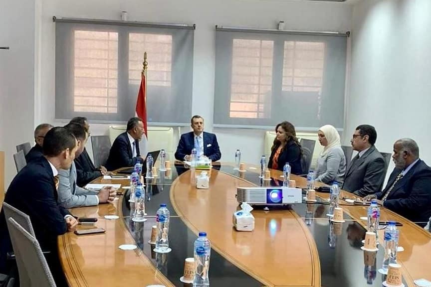وزير السياحة يعقد اجتماعا مع الرئيس التنفيذي لهيئة المتحف القومي للحضارة المصرية وقياداته