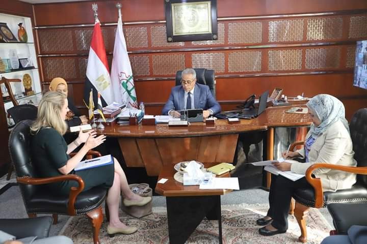 وزير القوى العاملة يلتقي نائب مدير