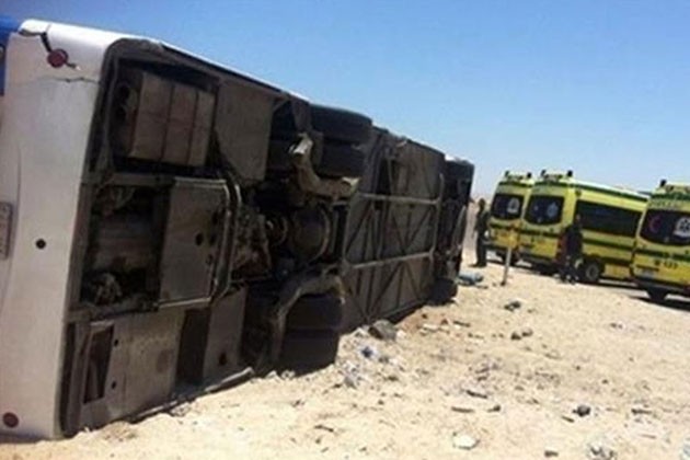 مصرع وإصابة 16 شخصًا في حادث انقلاب أتوبيس بطريق أبو سمبل بمحافظة أسوان