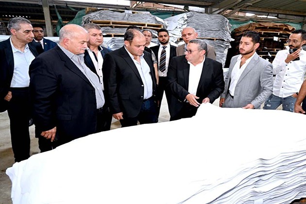 وزير التجارة يتفقد عدد من المدابغ ووحدات انتاج الغراء