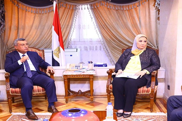 وزيرة التضامن تستقبل وزير البترول الأسبق ورئيس جمعية محبى مصر السلام