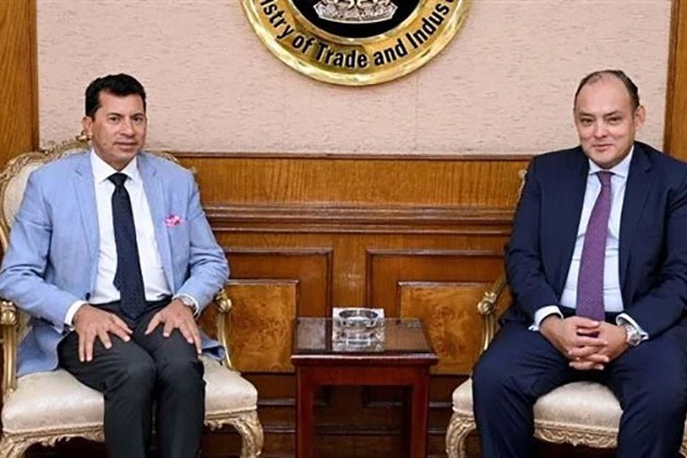 وزيرا التجارة والشباب: التوسع بمصانع المستلزمات الرياضية وتوفير وحدات صناعية لصغار المستثمرين