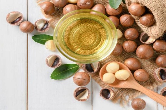 تعرفي على فوائد زيت المكاديميا للشعر