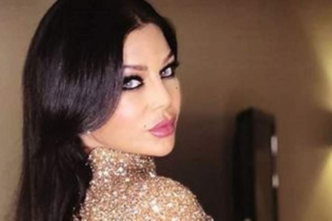 شاهد..هيفاء وهبي تتألق بإطلالة أنثوية جريئة