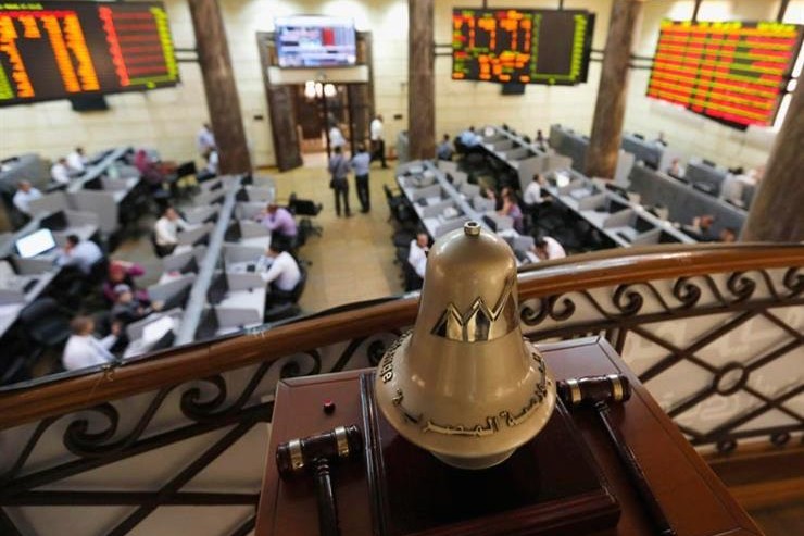 تنشر أخبار كاذبة وشائعات للتأثير على بعض الأسهم..