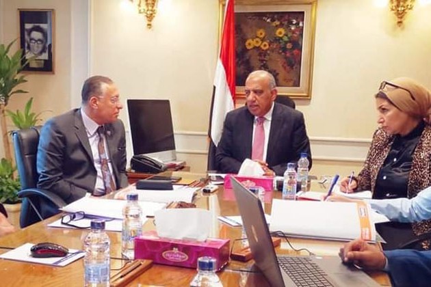 وزير قطاع الأعمال يتابع تطوير شركة