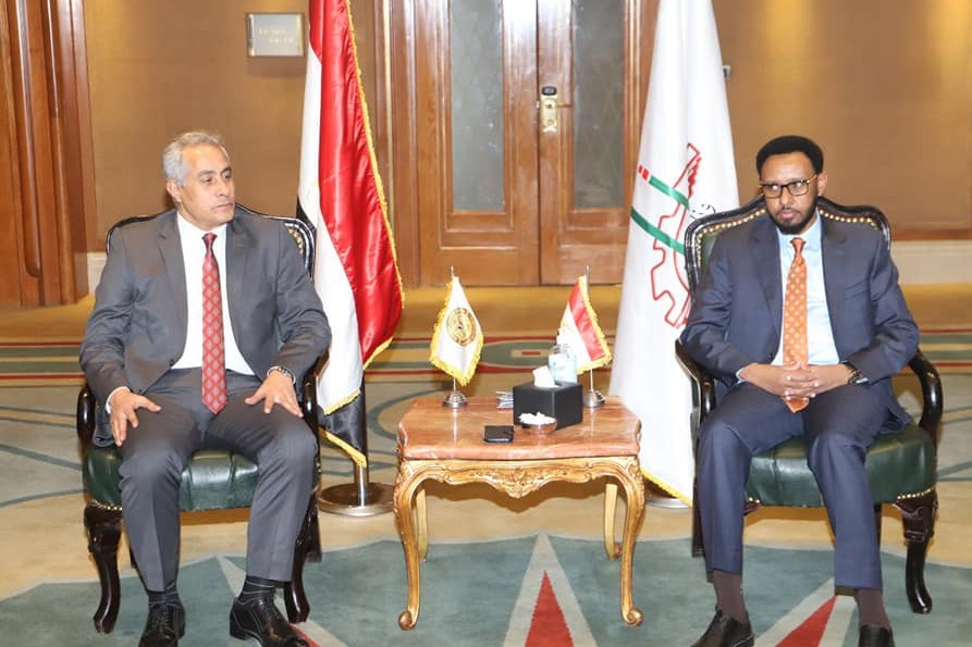 وزير القوى العاملة: مستعدون لتدريب العمالة الصومالية