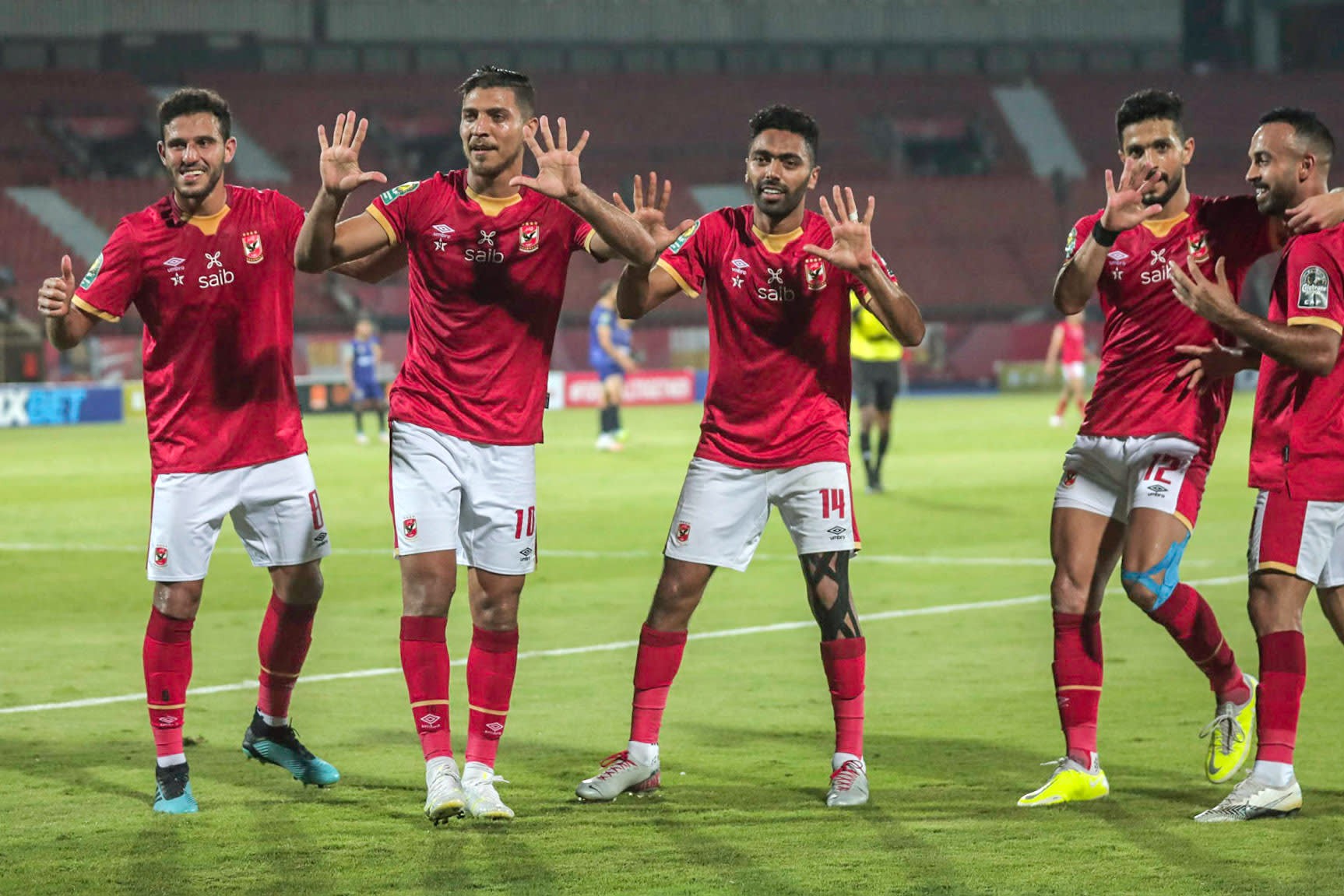 الأهلي يسابق الزمن للتعاقد مع صفقتين أجنبيتين