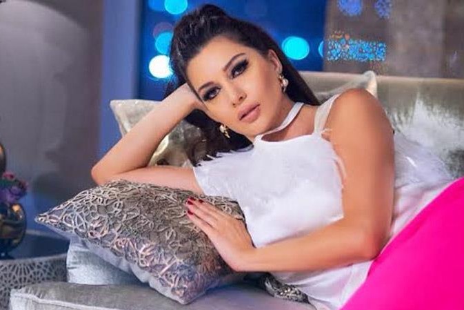 لاميتا فرنجية تتألق بإطلالة سوداء فى أحدث ظهور