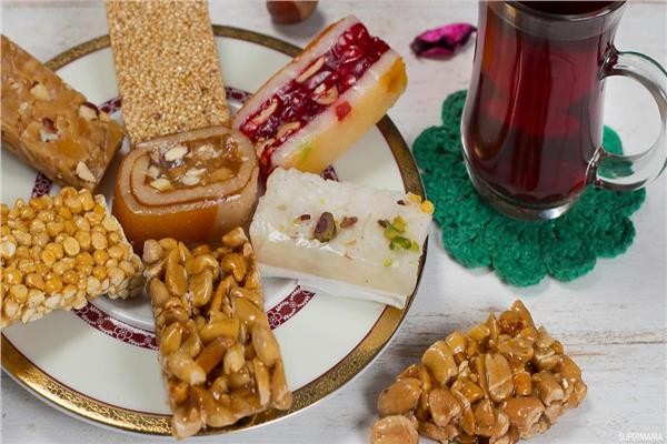 الإفتاء: تهادي حلوى المولد النبوي بين الناس سُنةً حسنة