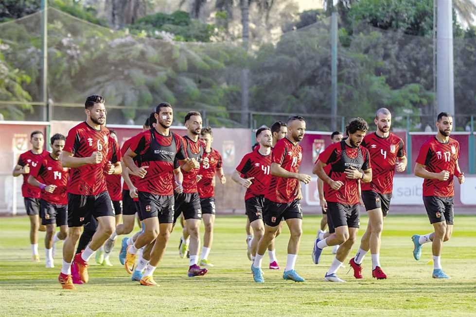 الأهلي يستعد للسفر لتونس لمواجهة الاتحاد المنستيرى