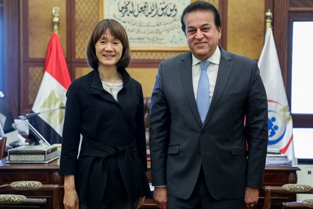 وزير الصحة يبحث مع وفد البنك الدولي تعزيز سبل التعاون في القطاع الصحي
