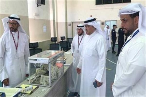 وزير العدل الكويتي عن الانتخابات التشريعية: تسير بشكل طبيعي.. ونتوقع نسبة حضور قياسية
